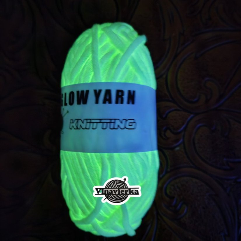 GLOW YARN priadza svietiaca v tme G001E bielá šnur