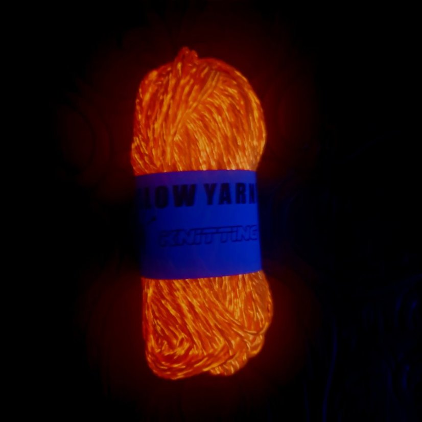 GLOW YARN priadza svietiaca v tme GP926 neonová oranžová
