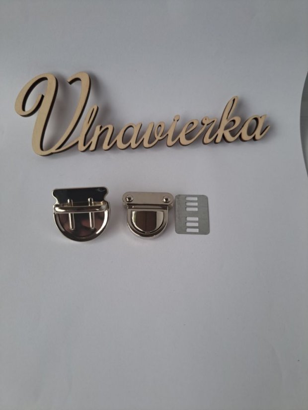Zapinani na kabelku30*31mm strieborna